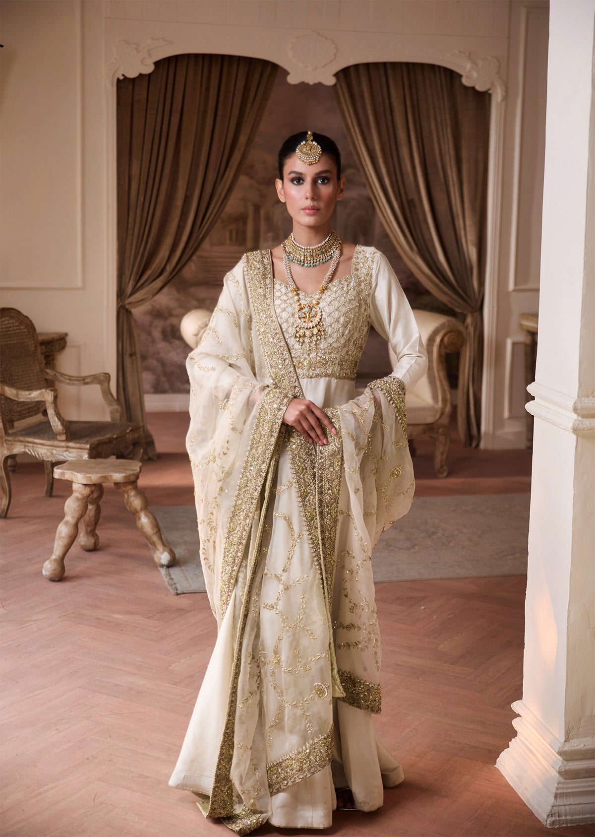 Chandni Pishwas